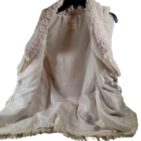 Altar’d State Faux Fur Vest Size Medium Creame Colored - Picture 4 of 7